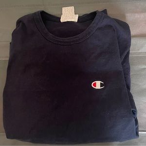 Champion - navy blue crewneck